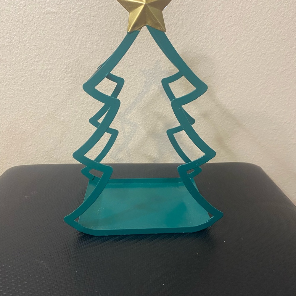 Green and Gold Christmas Tree Decor